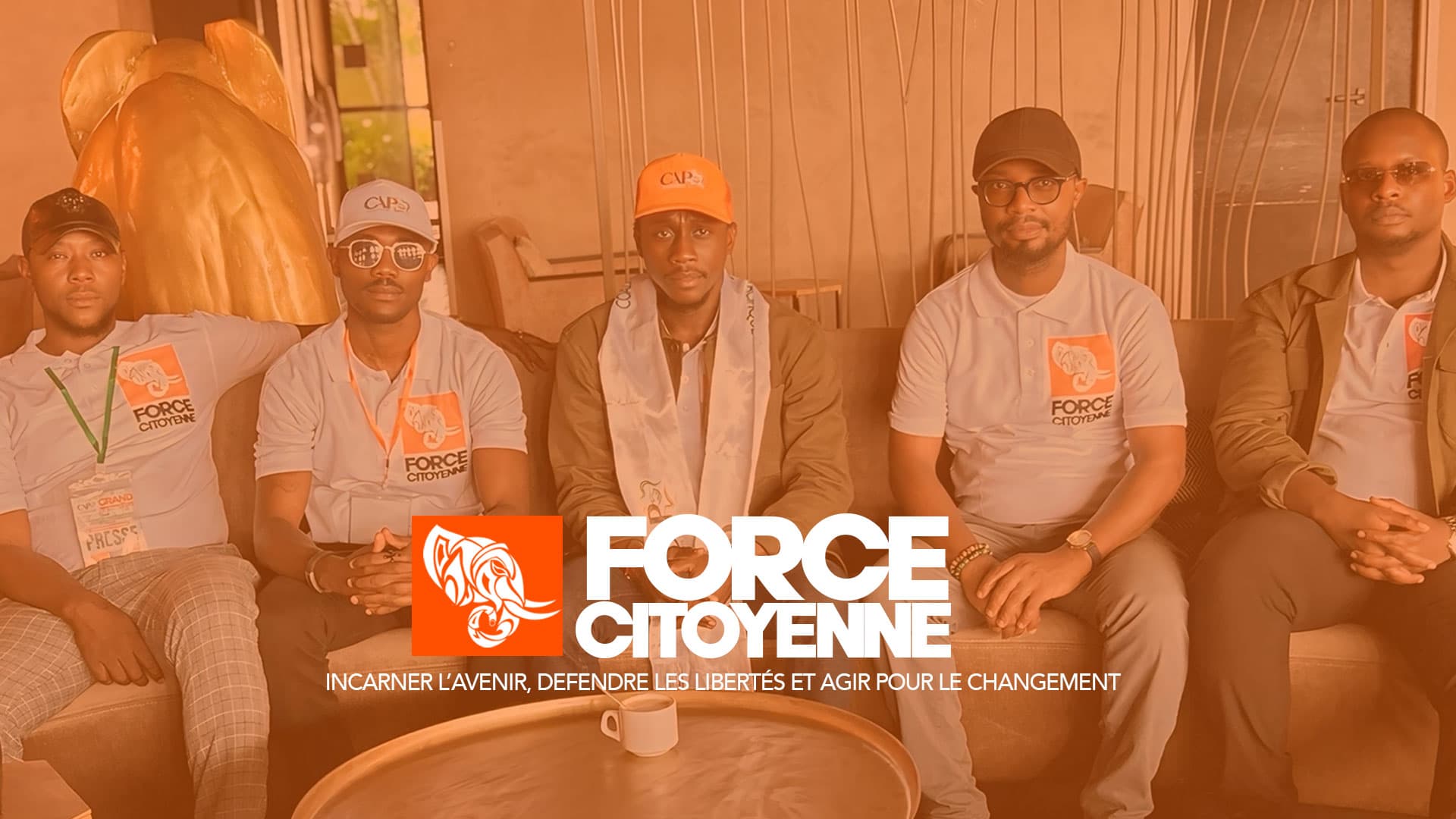 Force Citoyenne Background